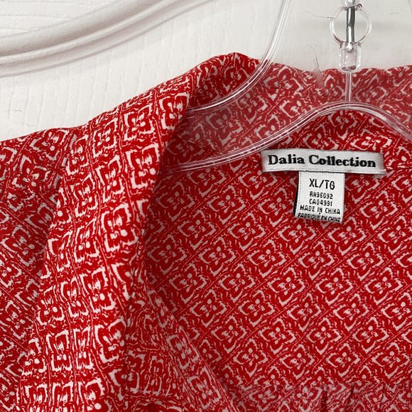 Dalia Collection - Fitted Half Button Longsleeve Print Pattern Blouse - Picture 3 of 9